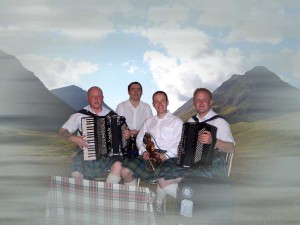Burns-Brothers-Ceilidh-Band-in-Mountains